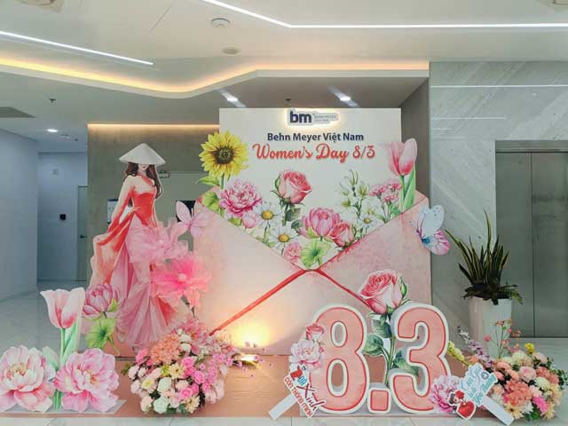 Backdrop 8/3 Check In Đẹp