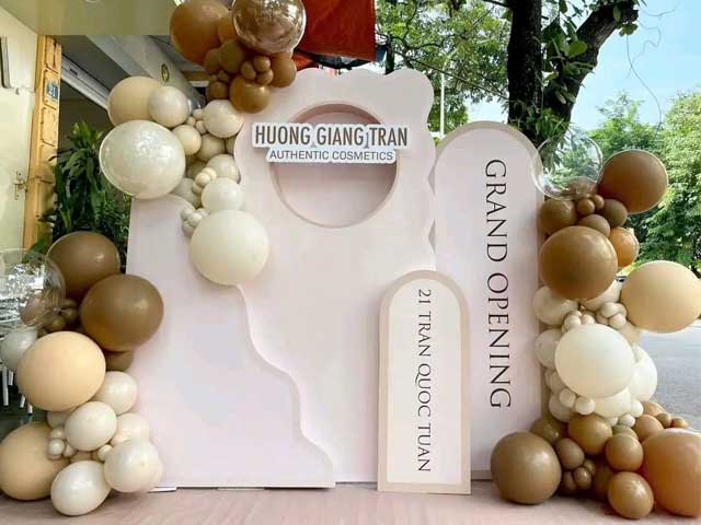 Trang trí khai trương showroom