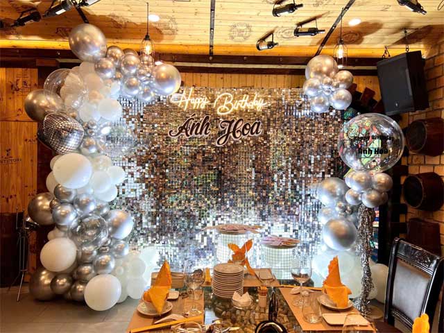 Backdrop Sinh Nhật Người Lớn Tone Đen – trắng