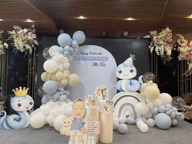 Backdrop Trang Trí Tiệc Đầy Tháng Cho Bé Tuổi Tỵ