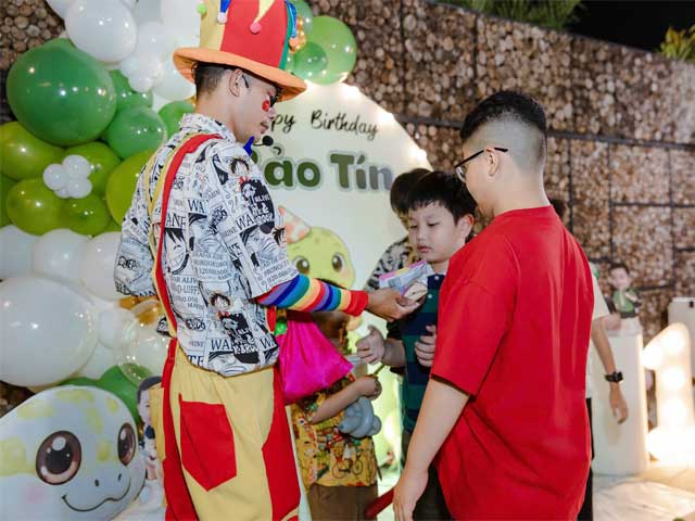 Chú hề sinh nhật hóc môn