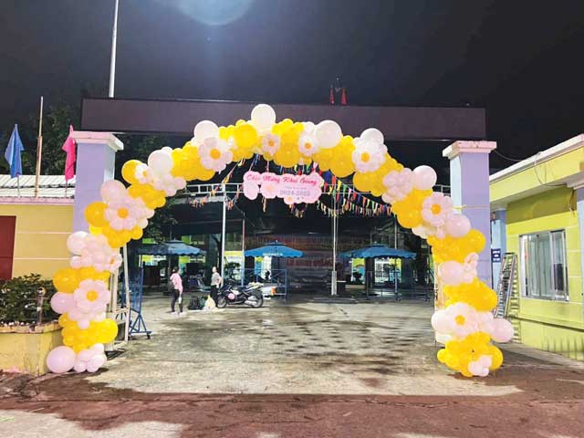 Cổng bong bóng khai trương
