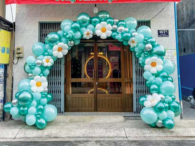 Hùng Cường Decor nhận trang trí cỏng bóng khai trương giá rẻ tại HCM, BD