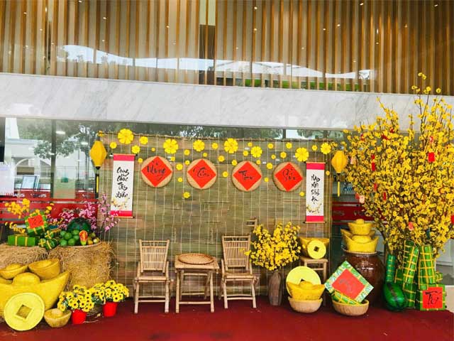 Trang Trí Tiểu Cảnh Tết Cho Trung Tâm Thương Mại