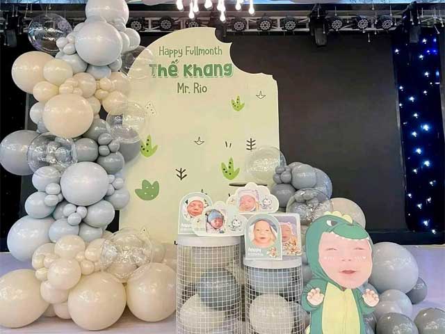 Giá thuê dịch vụ trang trí đầy tháng tại nhà