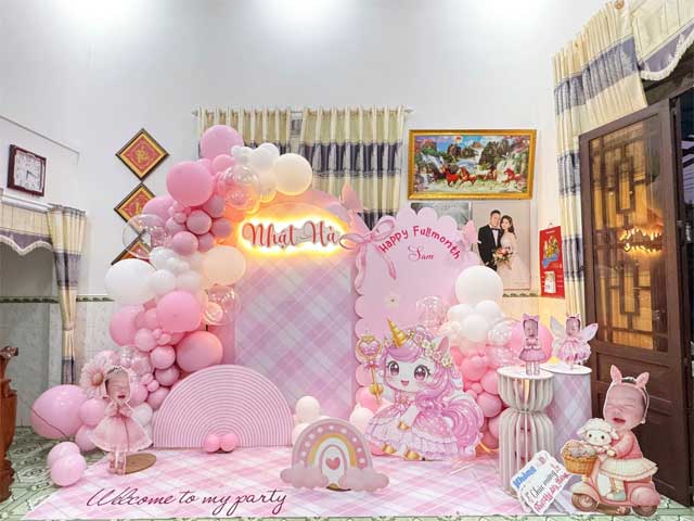 Mẫu backdrop đầy tháng cho bé gái tại nhà