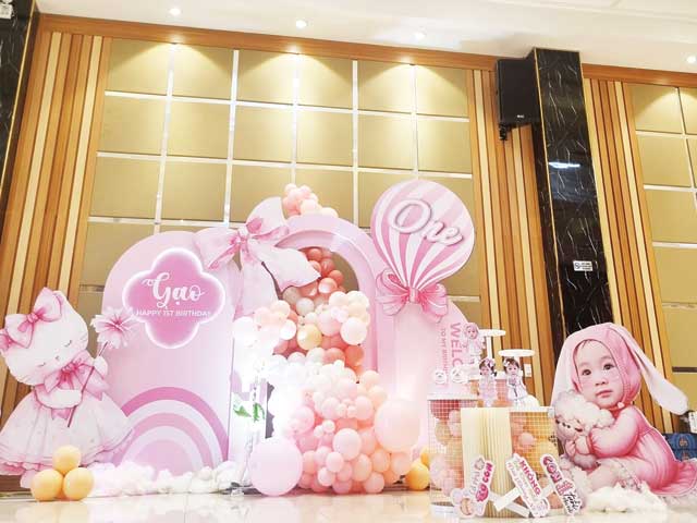 Decor background sinh nhật sang trọng cho bé gái