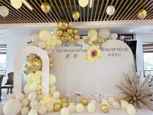 Trang trí sân khấu 20/11 ấn tượng