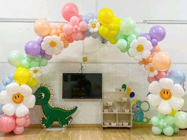 Thi Công Lễ Tổng Kết Trường Học Đẹp