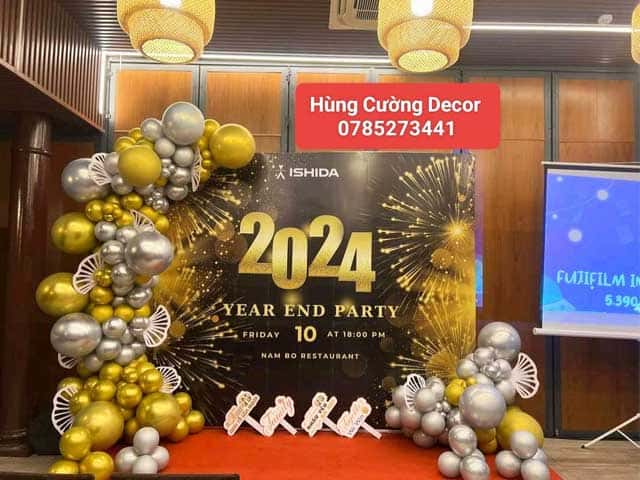 Tiệc tất niên tại nhà hàng