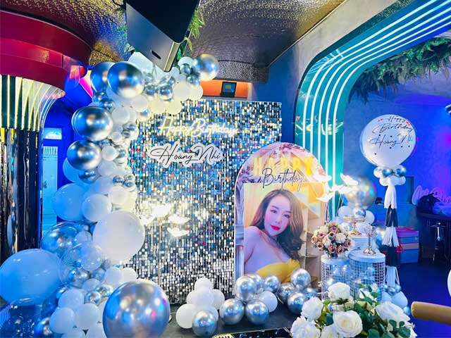 Trang trí sinh nhật người lớn với bóng bay Trang trí sinh nhật người lớn với bóng bay