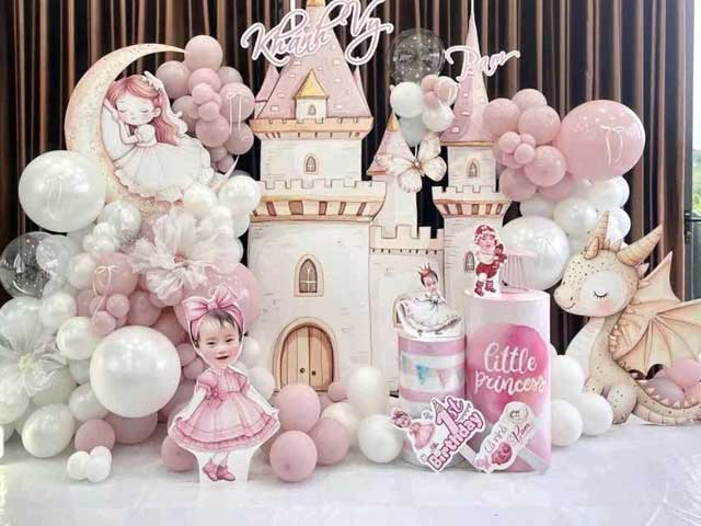 Trang Trí Thôi Nôi Tuổi Rắn Tại Bình Dương