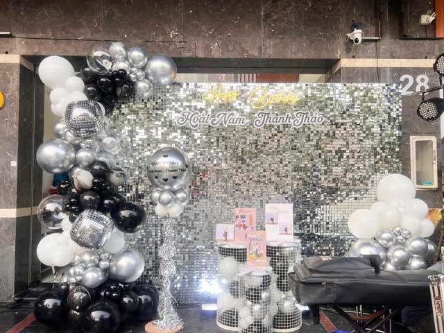 Trang trí rèm sequin sinh nhật