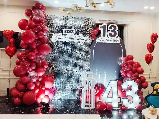 Trang trí lễ kỷ niệm công ty 13 năm Trang trí lễ kỷ niệm công ty 13 năm