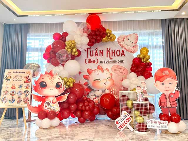 Trang trí bong bóng sinh nhật bé