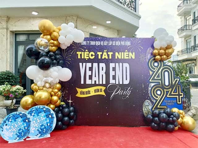 Trang trí tiệc tất niên ngoài trời