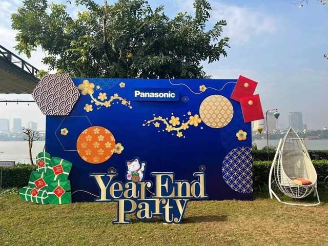 Trang Trí Tiệc Cuối Năm 2025 Ngoài Trờ Ấn Tượng