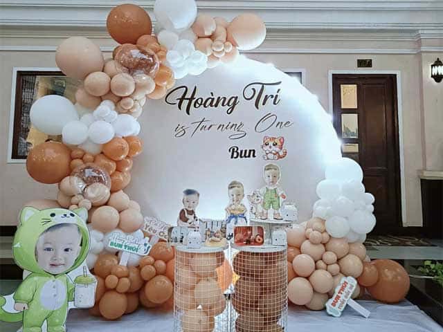 Trang trí tiệc đầy tháng đơn giản