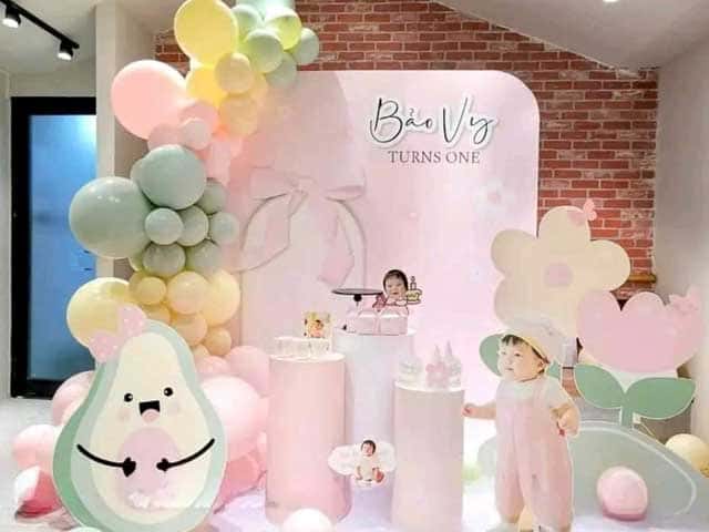 Trang trí đầy tháng cho bé gái