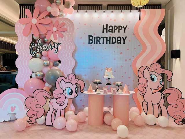 Trang trí sinh nhật chỉ đề công chúa cho bé gái